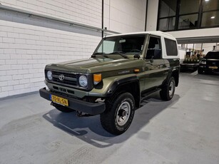 Toyota LandCruiser 70 4.2 VX Grijs Kenteken