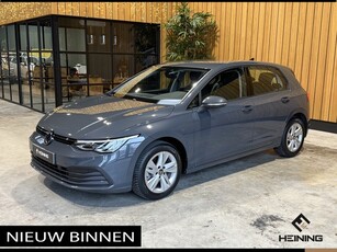 Volkswagen Golf 1.0 eTSI Life DSG Automaat Navi, Carplay