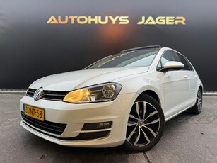 Volkswagen Golf 1.4 TSI Highline MassageStoelen Pano NL NAP