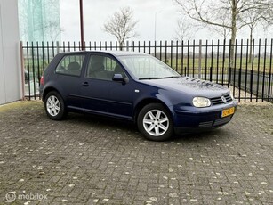 Volkswagen Golf 1.6-16V FSI Nw Distributie, Airco, Cruise