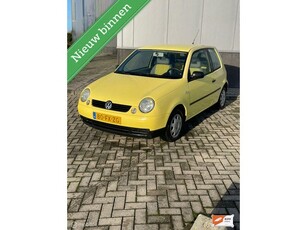 Volkswagen Lupo 1.4-16V Luxe uitgevoerd