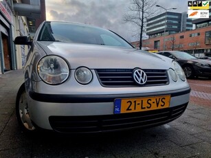 Volkswagen Polo 1.4-16V 5drs Automaat Airco ElecRam CrusCtrl