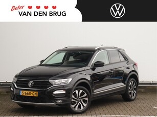 Volkswagen T-Roc 1.0 TSI lounge 110pk Navigatie Side