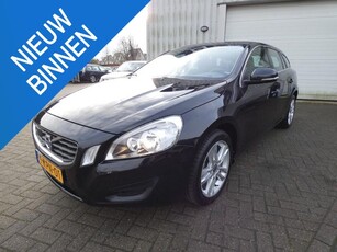 Volvo V60 1.6 T3 Momentum Automaat 1 Jaar BOVAG GARANTIE