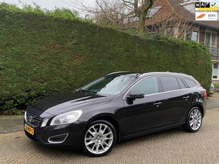 Volvo V60 2.0T RIJDT GOED/LINE-BOTS ASSIST/CAMERA/XENON/LEER