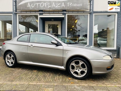 Alfa Romeo GT 2.0 JTS Distinctive/ CRUISE/ CLIMA/ NAVI/