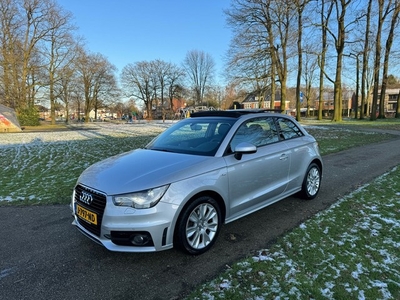 Audi A1 1.4 TFSI S-line Automaat Alle extra's. Mooie auto