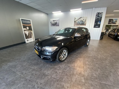 BMW 1-serie 116i Sport Shadow Edition Navigatie, Climate