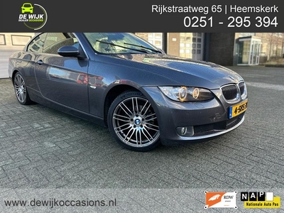 BMW 3 Serie Cabrio 320i met Navi !!! Leder !!! Nette auto