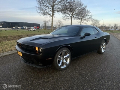 Dodge Challenger 2015 3.6 V6 309pk automaat G3 LPG MAT ZWART