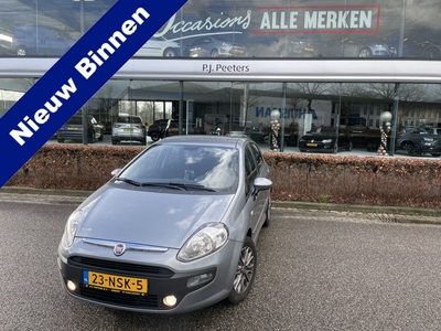 Fiat Punto Evo 1.3 M-Jet Dynamic Goed onderhouden / met nieuwe roetfilter en APK tot november '24 - Clim. control - ParkS-A - Navi (Tom-tom) - Radio/cd/MP3/USB/AUX - MFL-stuurwiel - ML - LMV - Trekhaak - CD+AB - Ramen E-VZ