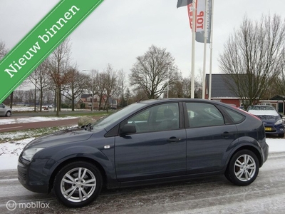 Ford Focus 1.6-16V Ambiente '06 AircoCruiseLM wielen.