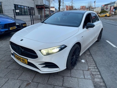 Mercedes-Benz A-klasse 180 AMG-line/SFEER/NIGHT-pakket/1e