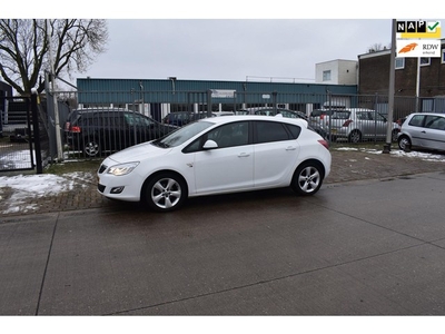 Opel Astra 1.4 Cosmo