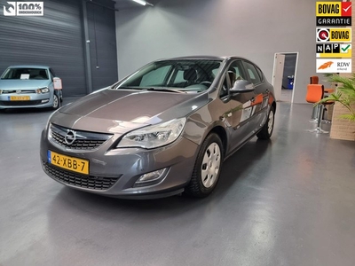 Opel Astra 2.0 CDTi Cosmo 1E EIGENAAR AUTOMAAT NAVI NL AUTO