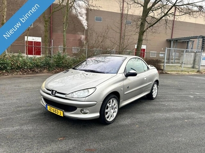 Peugeot 206 CC 1.6-16V NETTE AUTO MET WERKEND DAK RIJD EN