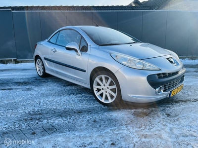 Peugeot 207 CC 1.6 VTi Féline/automaat/clima/trekhaak/17inch