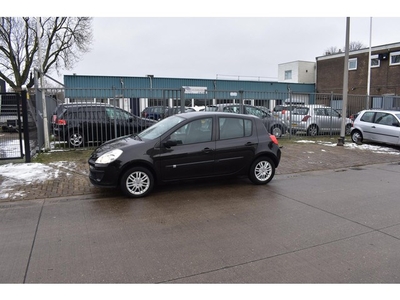 Renault Clio 1.4-16V Authentique