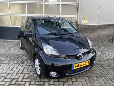 Toyota Aygo 1.0-12V Comfort Navigator (bj 2011)