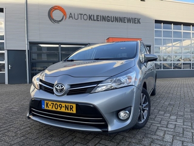 Toyota Verso 1.8 VVT-i Business 7p. All-season banden /