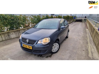 Volkswagen Polo 1.4-16V AUTOMAAT AIRCO NAP 5 DEURS