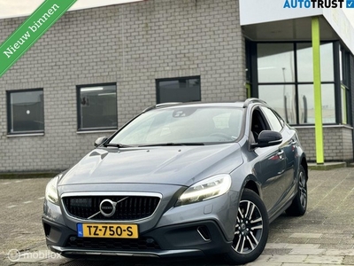 Volvo V40 Cross Country 2.0 D3 SummumACC Camera Keyless LED