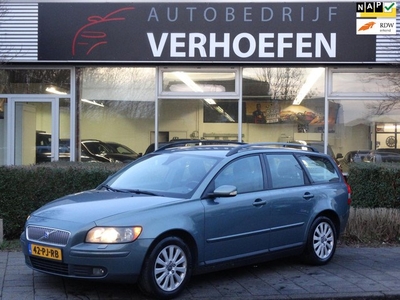 Volvo V50 2.4 Momentum - STOEL VERW - CRUISE CONTR - DISTR