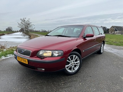 Volvo V70 2.4 COMFORT AUTOMAAT LEER 170 PK 2e EIG