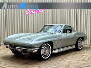 Chevrolet Corvette C2 Sting Ray Coupé / Matching #'s / 300 HP / Mosport Green / Super origineel /Sidepipes / 327Cu / 5,4 Liter / V8 / Automatic