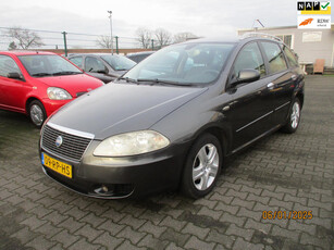 Fiat Croma Fiat Croma 2.2-16V Emotio 5DRS-AIRCO-NAVIGATIE-LEER