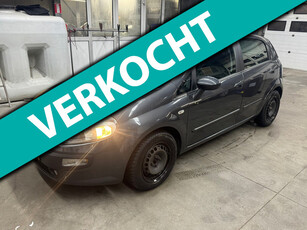 Fiat Punto Evo 1.3 M-Jet Dynamic 5 deurs! Airco ECC l Cruise l PDC l MTF-stuur l Elek pakket! Zeer netjes!