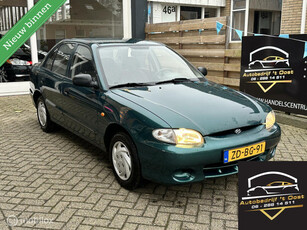 Hyundai Excel 1.3i LS apk, rijd super