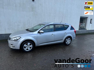 Kia Cee'd 1.4 CVVT Seven Business, '10, airco, trekhaak, cruise en climate controle !