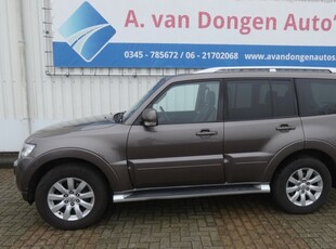 Mitsubishi Pajero 3.2 DI-D INSTYLE Automaat 7Pers,Navi,Pano,Camera