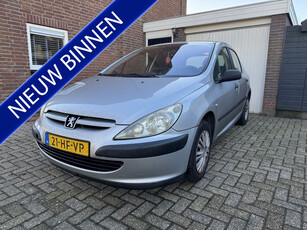 Peugeot 307 1.4 XR goedkope inruiler 5 DRS. alleen handel of export.