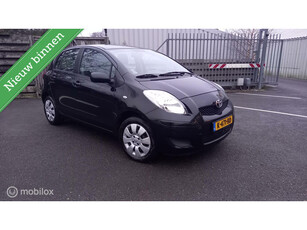 Toyota Yaris 1.0 VVTi + 5DRS l AIRCO l TREKHAAK l ELEK.RAMEN