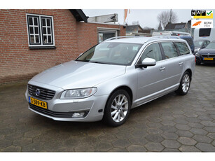 Volvo V70 2.0 T5 Summum - Airco - Navigatie - leer - Velgen - Dakrail - Afn.Trekhaak - Stoelverw+Stuur - Parkeersensoren - mooi