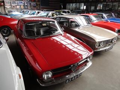 Alfa Romeo Bertone 1300 GT jr