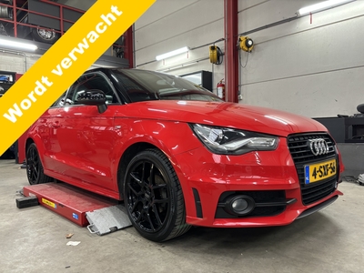 AUDI A1 3DRS 1.2 TFSI Admired S-Line Panoramadak / Leder / Navigatie