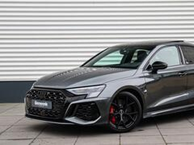 Audi RS3 Limousine 2.5 TFSI Quattro RS Dynamic|Panoramadak|Keramisch|B&O|Head-up|Matrix