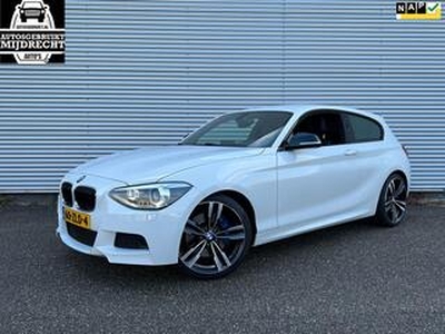 BMW 1-SERIE 116i Business+ M pakket / 3-Deurs / Navi / Cruise / Led / Clima