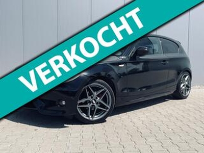 BMW 1-SERIE 116i M-pakket, 18 inch, Navigatie