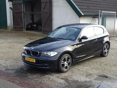 BMW 1-SERIE 116i Nieuwstaat met Nieuw APK 31-10-2023