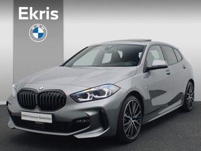 BMW 1-SERIE 5-deurs 118i High Executive M Sportpakket / Panoramadak / Head-Up Display / Harman Kardon / Elektrisch Verstelbare Voorstoelen / 19'' - Spring Sale