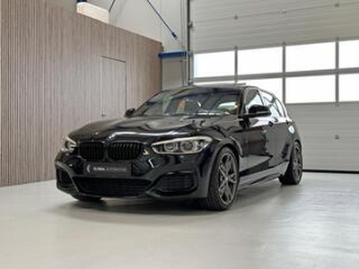 BMW 1-SERIE M140i achterwielaandrijving - LCI - 1 EIGENAAR - SCHUIFDAK - AUTOMAAT - STOELVERWARMING - AF.TREKHAAK