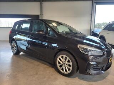 BMW 2-SERIE GRAN TOURER 220i 192 Pk ! High Executive, Leder, Navigatie en PDC !