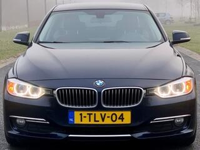 BMW 3-SERIE 320d LUXURY LINE 220PK RIJK UITGERUST