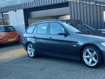 BMW 3-SERIE 320i Business Line Vele opties Panorama/Navie!!!