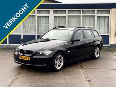 BMW 3-SERIE 320i Buss.Line/Clima/Navi/PDC/Panorama