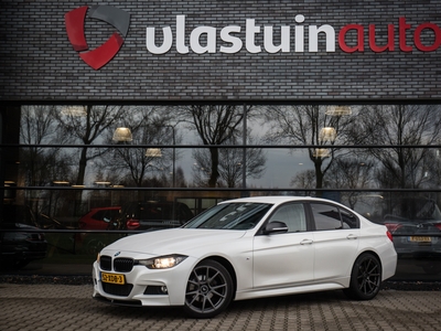 BMW 3-SERIE 320i Executive , Cruise control, Navigatie, Leer,